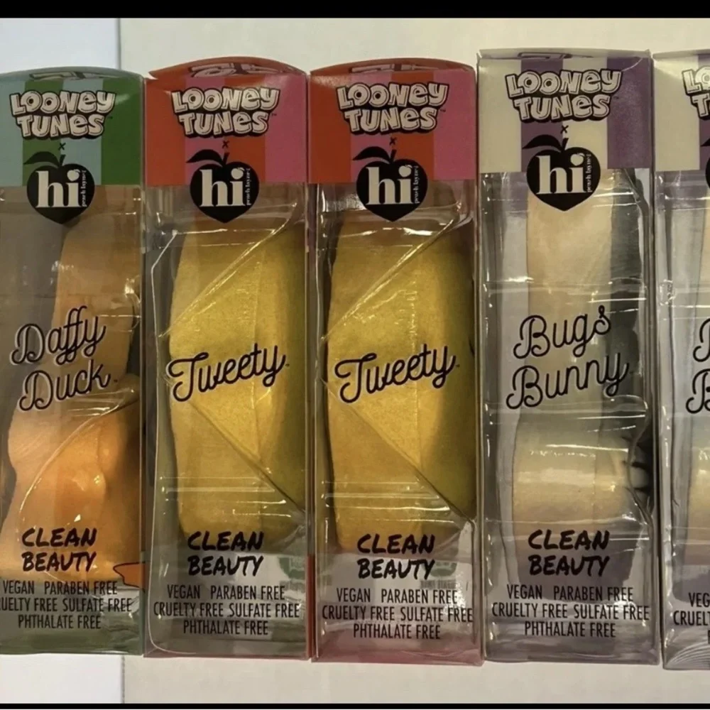 Looney Tunes Character Bath Bombs Duffy, Bugs Bunny and Tweetie NEW Set of 6